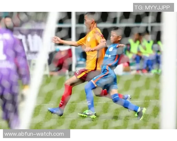 激情四溢的足球庆祝歌曲汇聚梦想与荣耀的旋律